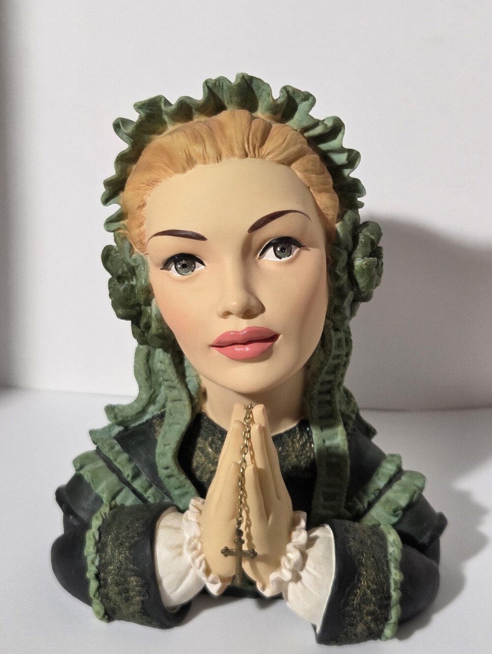 Cameo Girls Abigail Lady Head Vase  Amazing Grace 1858  Praying Cross  LV-089